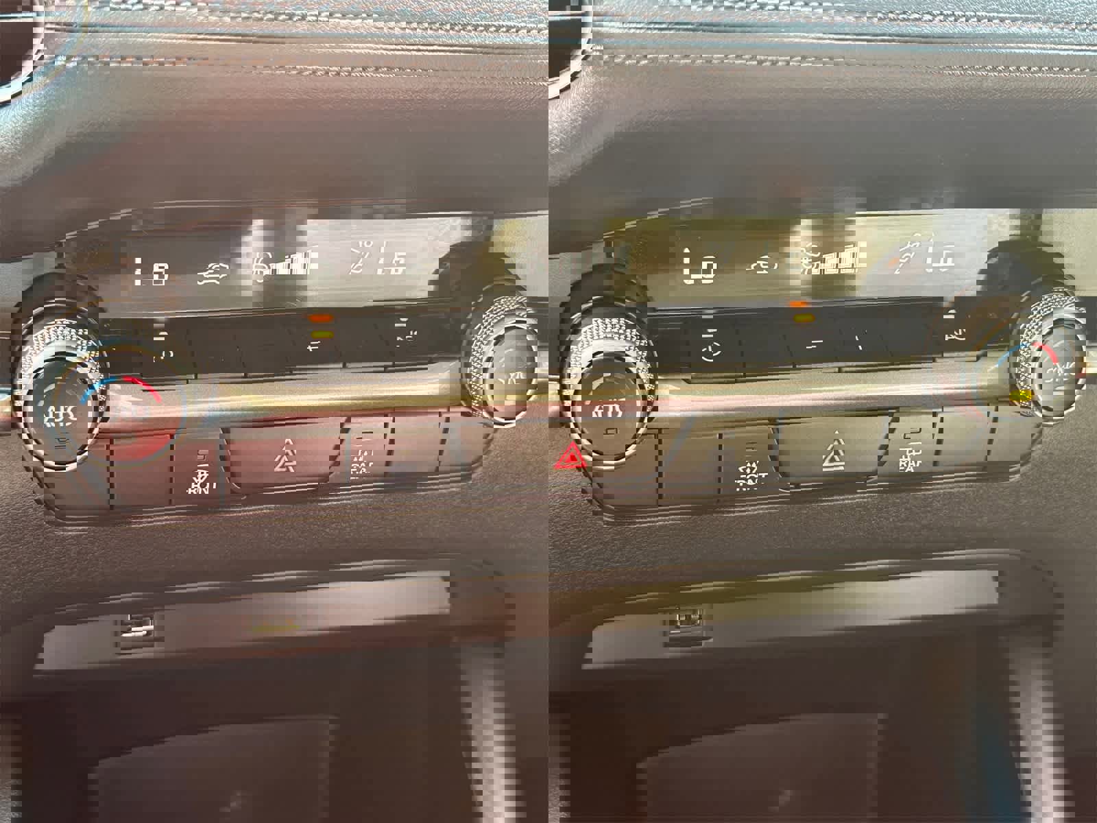 2020 MAZDA3 Sedan - Image 20