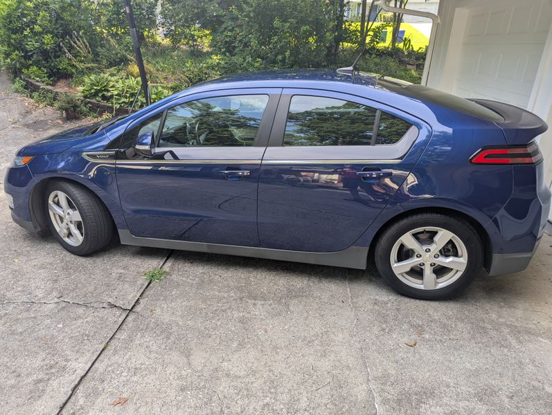 2013 Chevrolet Volt Sedan 4D - Image 3